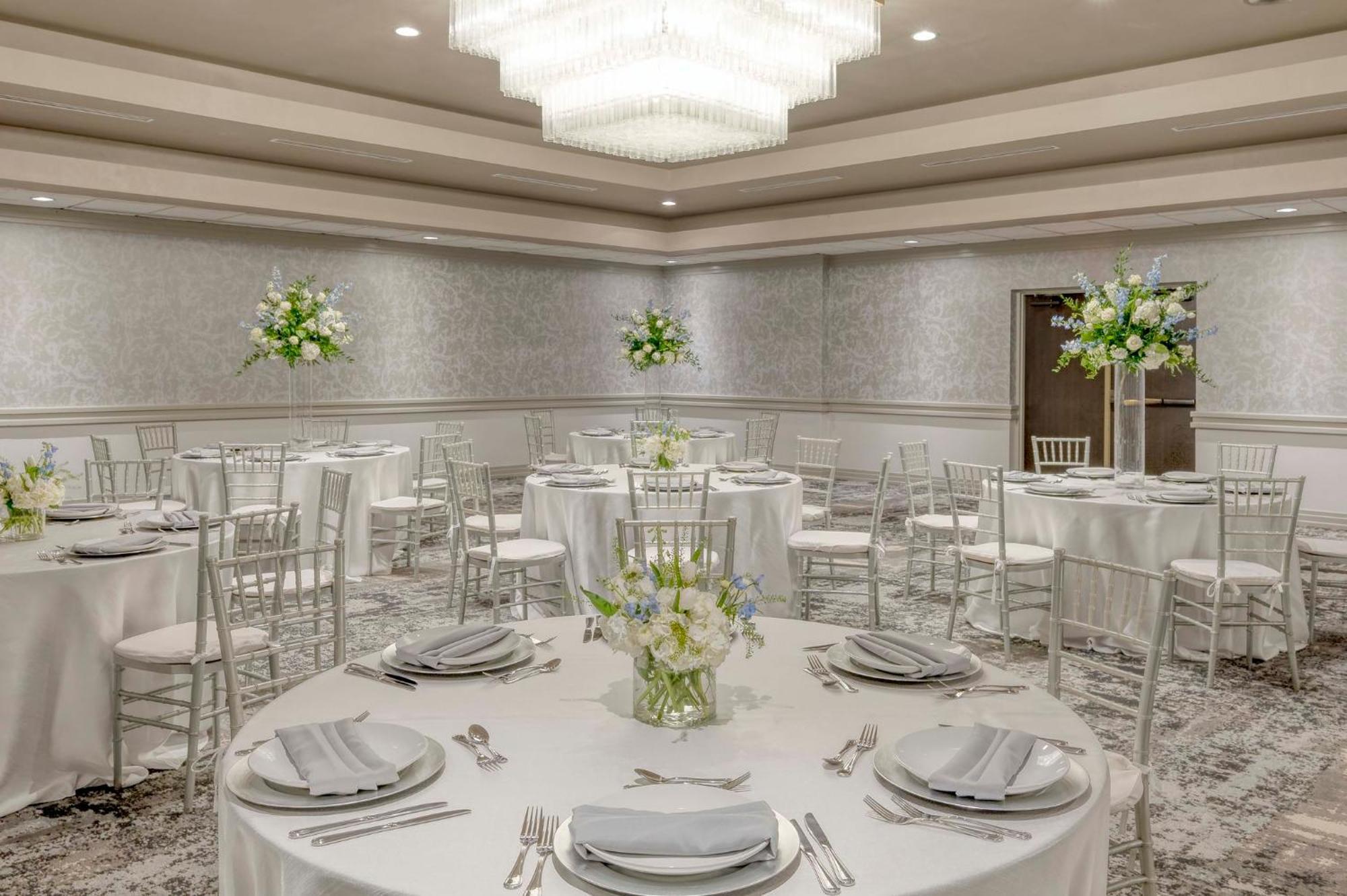 מלון Crowne Plaza Indianapolis-Airport By Ihg מראה חיצוני תמונה