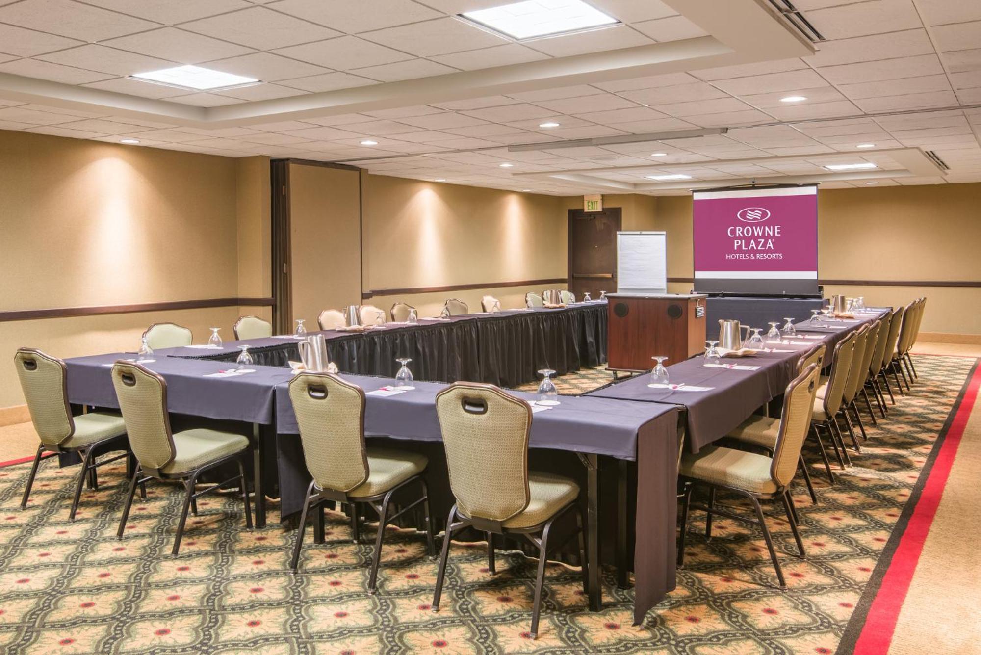 מלון Crowne Plaza Indianapolis-Airport By Ihg מראה חיצוני תמונה