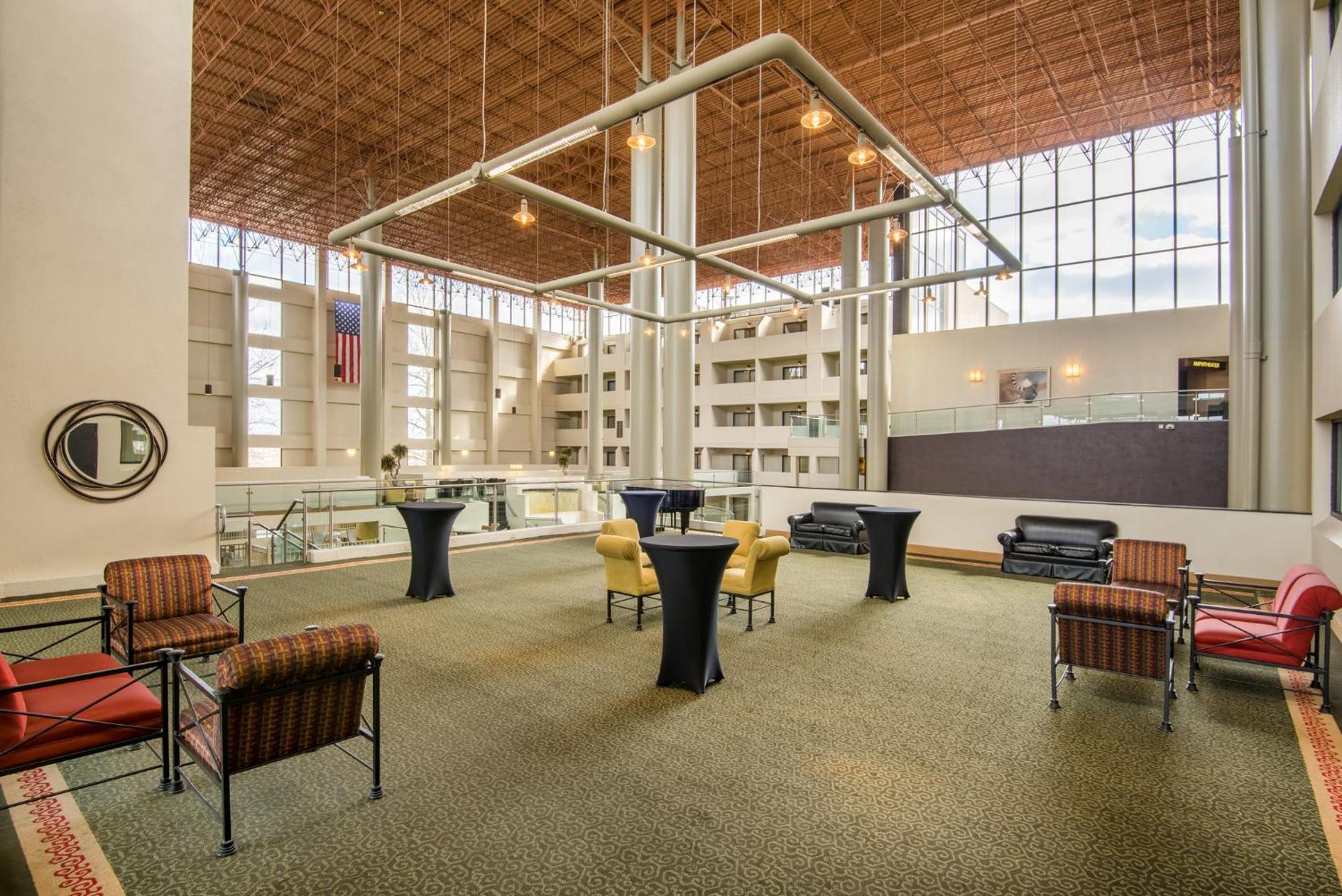 מלון Crowne Plaza Indianapolis-Airport By Ihg מראה חיצוני תמונה