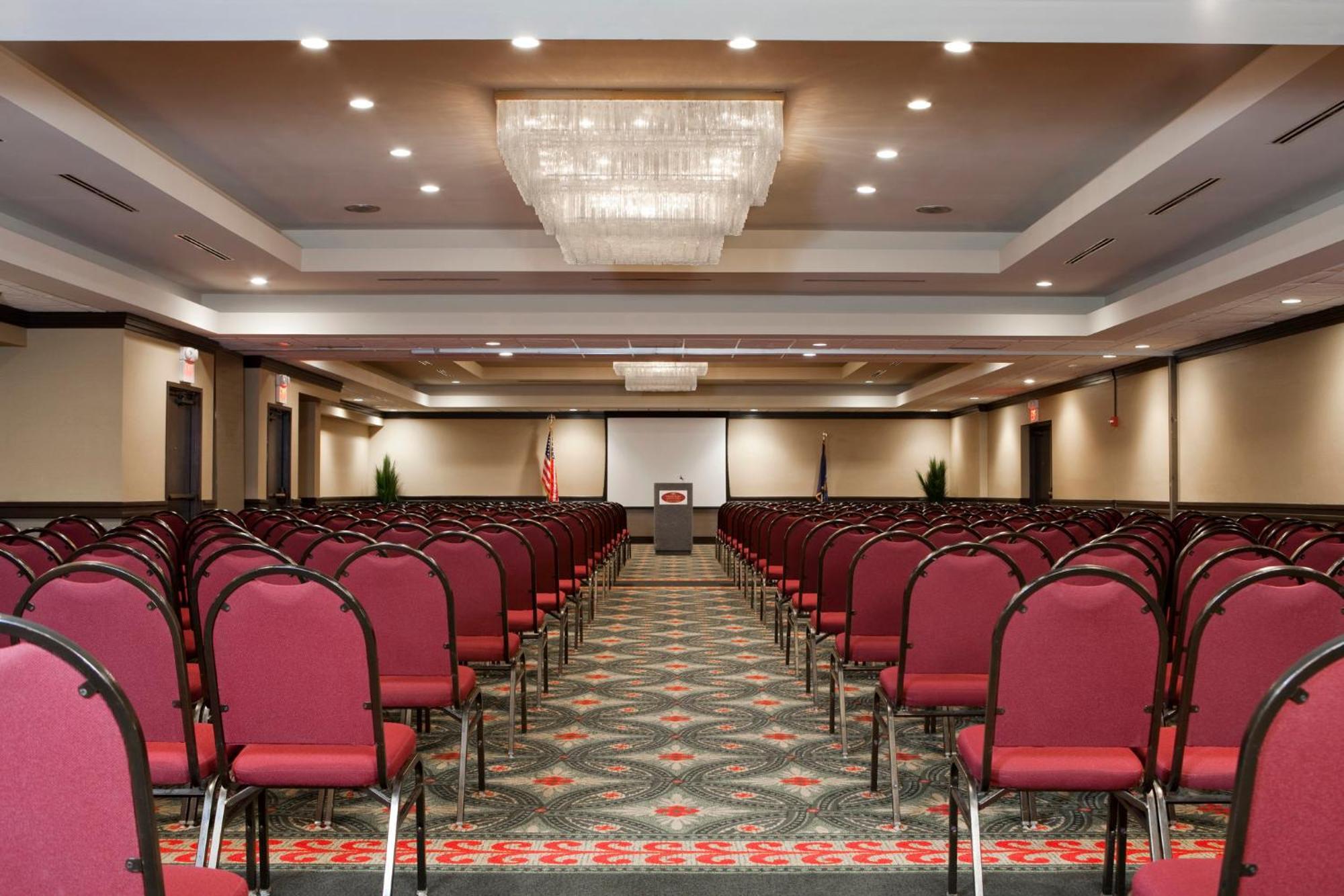 מלון Crowne Plaza Indianapolis-Airport By Ihg מראה חיצוני תמונה