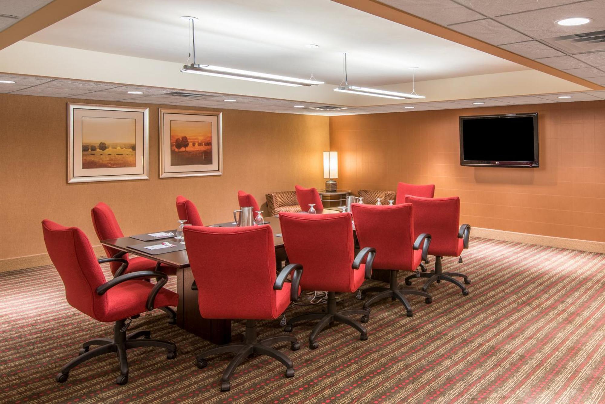 מלון Crowne Plaza Indianapolis-Airport By Ihg מראה חיצוני תמונה