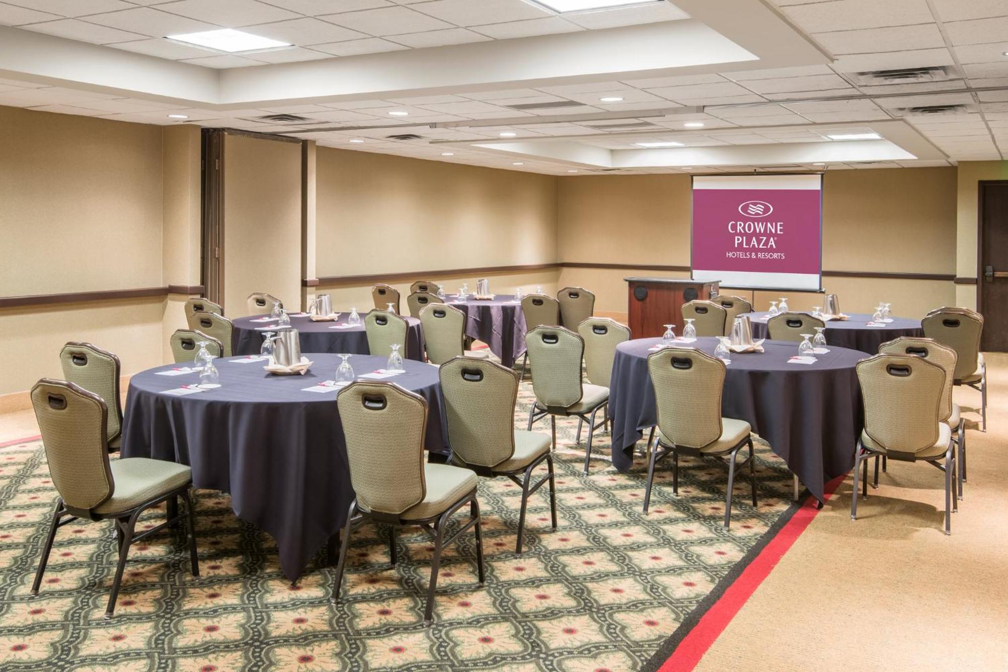 מלון Crowne Plaza Indianapolis-Airport By Ihg מראה חיצוני תמונה