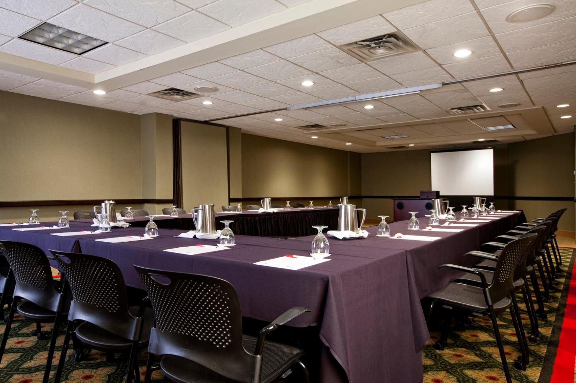 מלון Crowne Plaza Indianapolis-Airport By Ihg מראה חיצוני תמונה